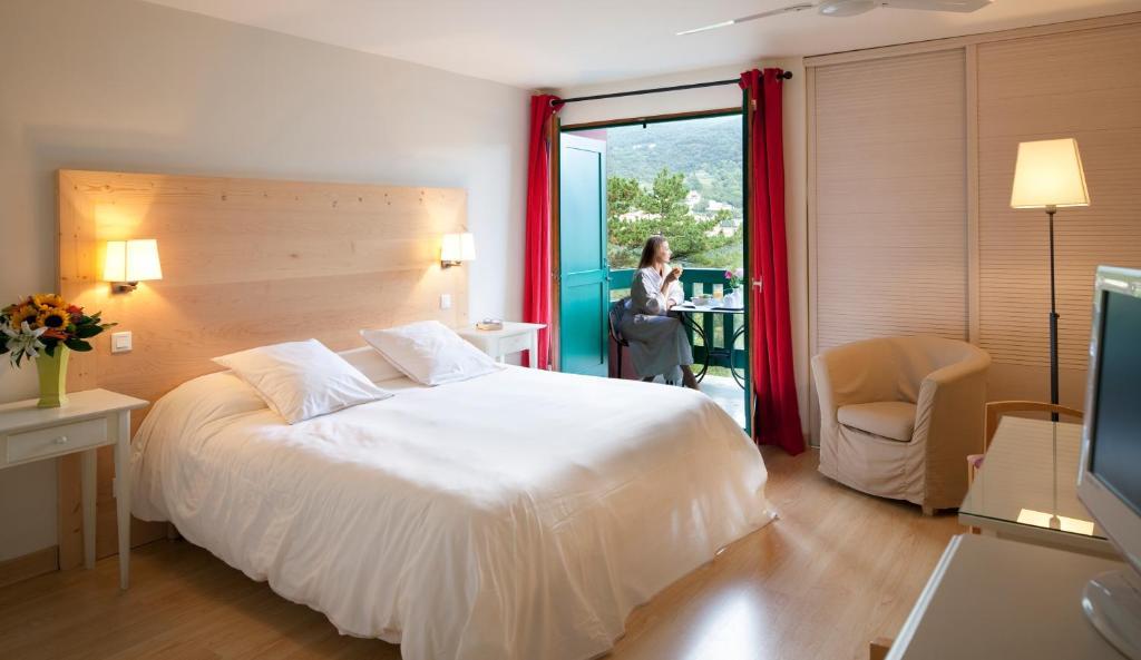La Pinede Otel Amélie-les-Bains-Palalda Oda fotoğraf